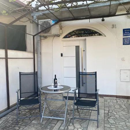 Erhart Apartman *